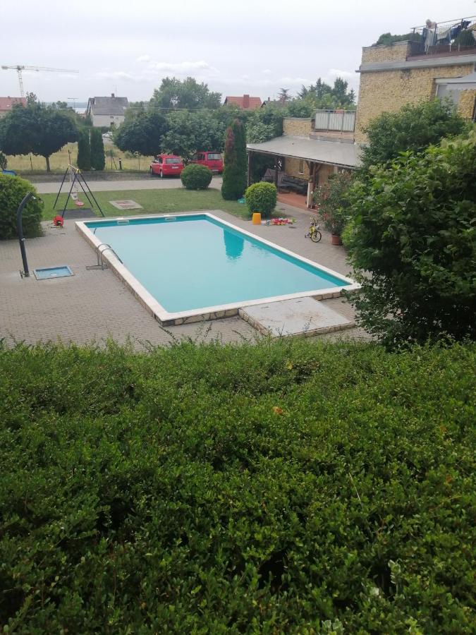 Wildflower Apartment Balatonfured Bagian luar foto