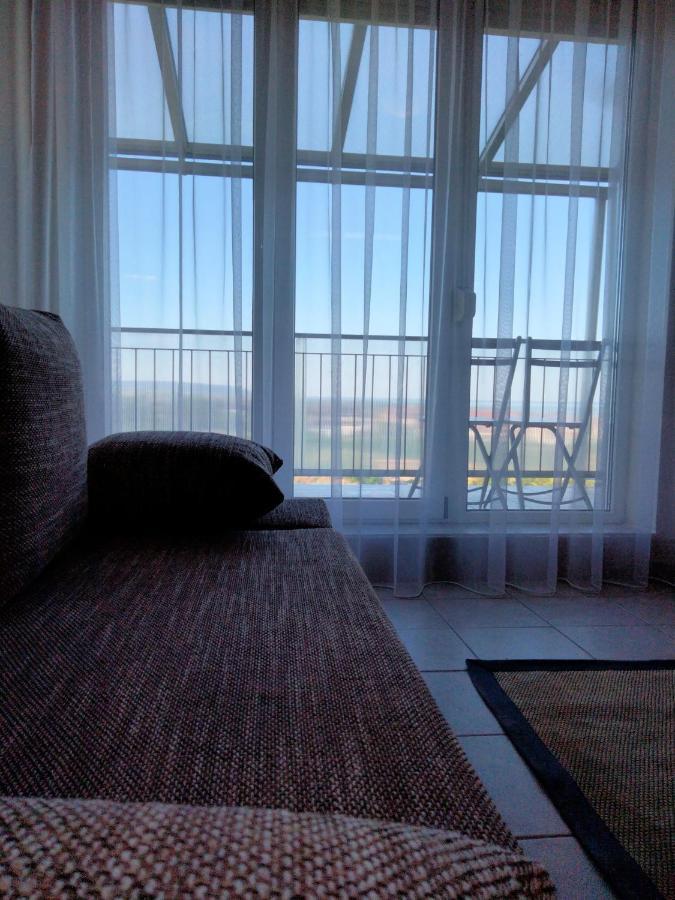 Wildflower Apartment Balatonfured Bagian luar foto
