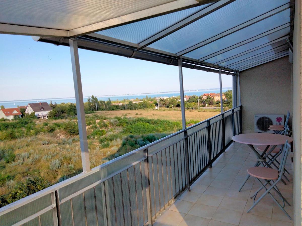 Wildflower Apartment Balatonfured Bagian luar foto