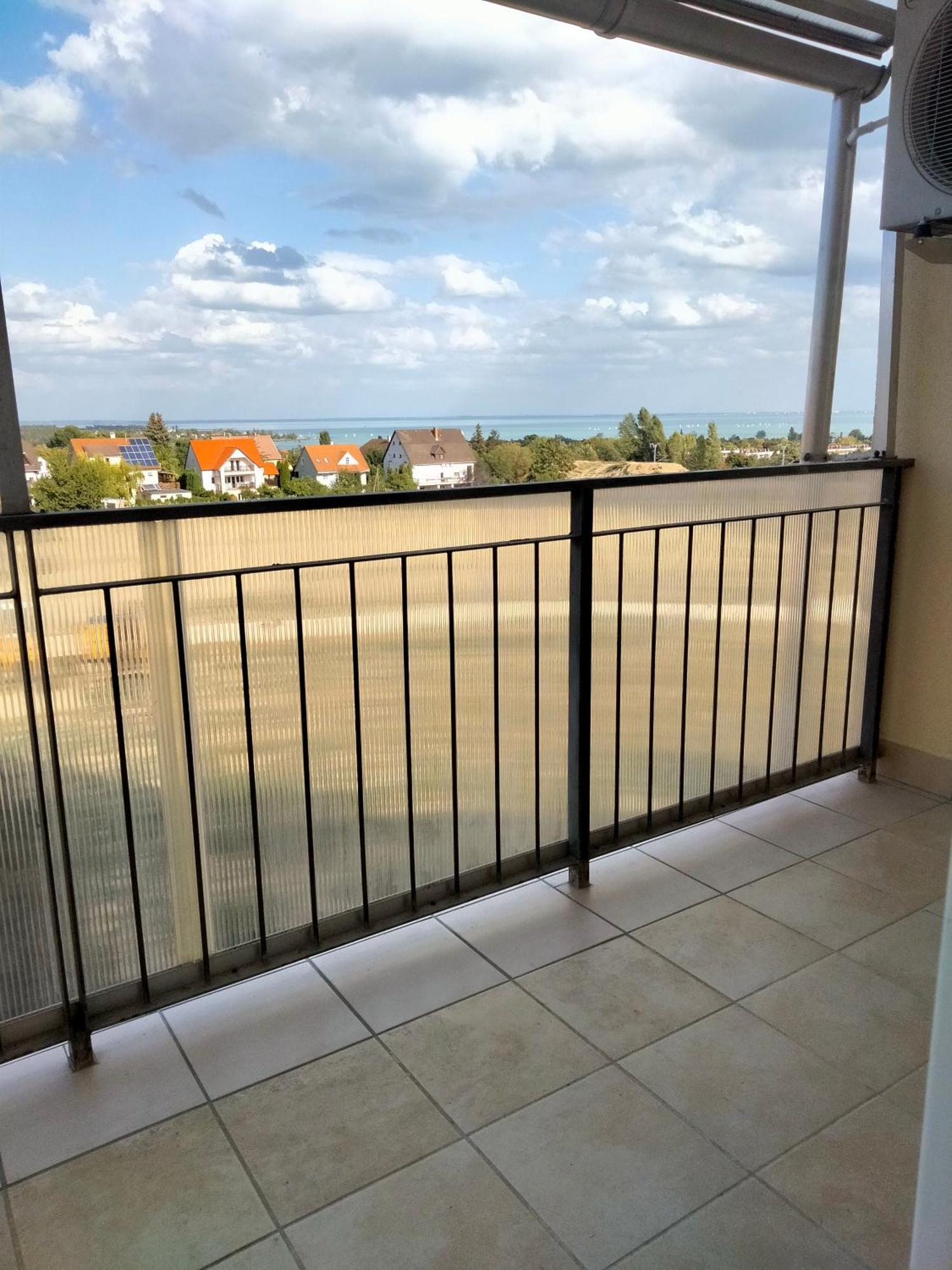 Wildflower Apartment Balatonfured Bagian luar foto